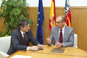 Manuel Pal</div>
					<div class=