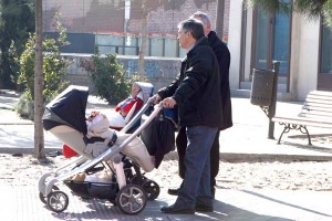 padres con bebé