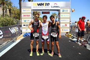Uno de los podium de la  TriWhite Cup 2015.