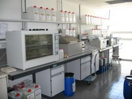 Laboratorio de la Universidad de Alicante. Laboratorio de la Universidad de Alicante.