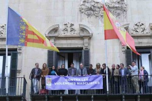 Acto institucional en el Ayunyamiento de Alicante contra la violencia de género .FOTO ERNESTO CAPARROS