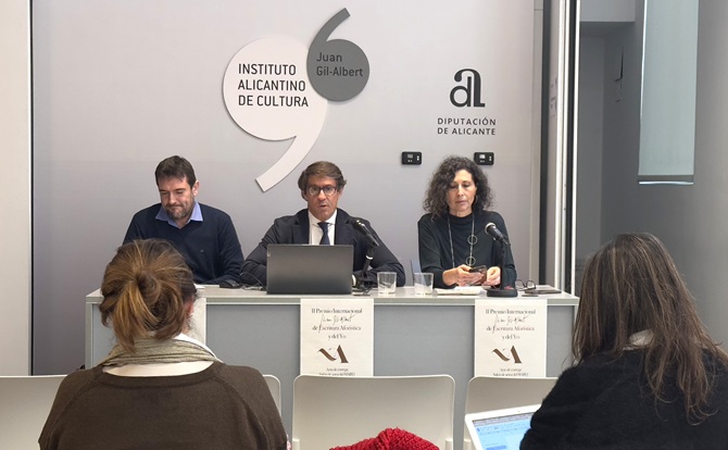 Raúl Ordás gana el Premio Internacional Juan Gil-Albert