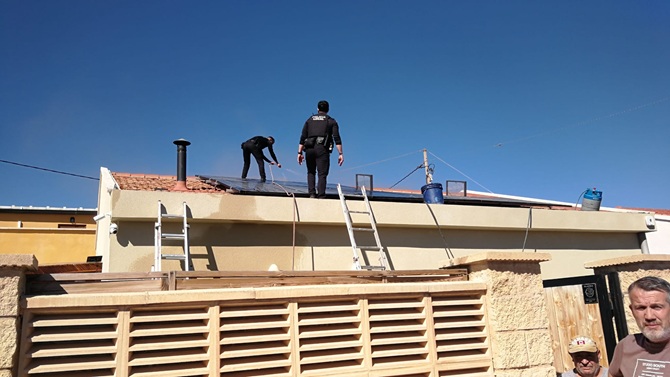 Una chispa en unas reparaciones provoca un incendio en El Campello