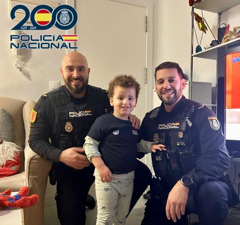 Agentes fuera de servicio salvan a un niño de 3 años en Alicante