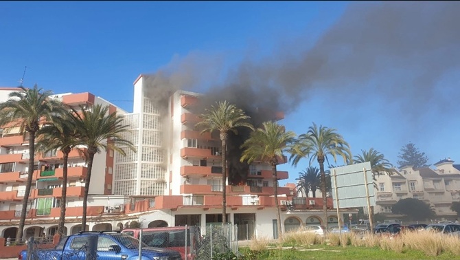 Dos personas mueren en el incendio de un edificio en Jávea