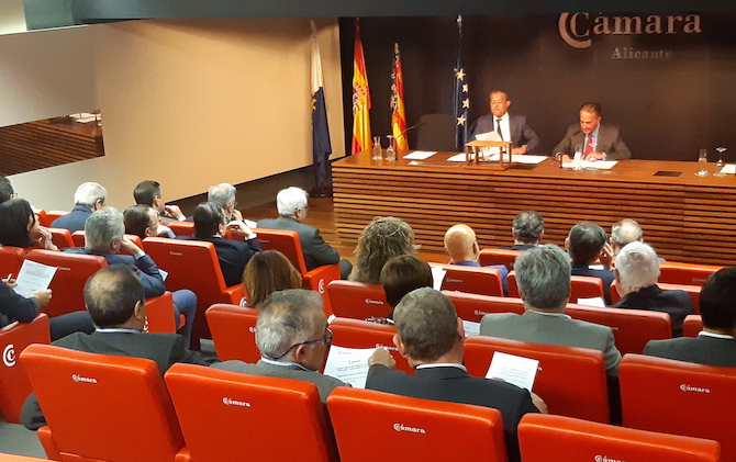 Pleno Extraordinario de la Cámara de Comercio de Alicante.