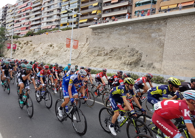 Vuelta 2017 a su paso por Alicante.