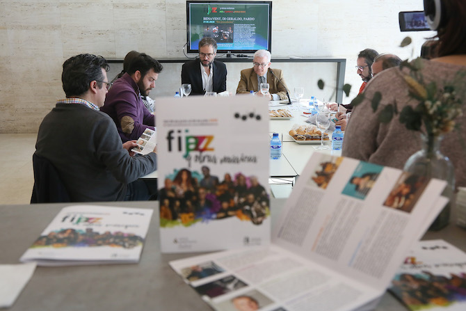 Josep Vicent y César Augusto Asencio, en la presentación de la temporada estival del ADDA.