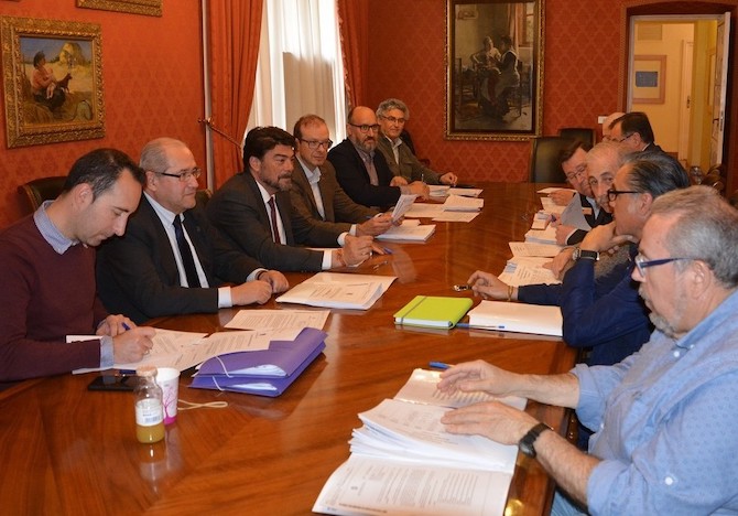 El Jurado de los Premios Festers d'Alacant, en su reunión del miércoles.