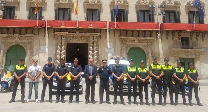 Componentes de la Unidad Fox de la Policía Local de Alicante.
