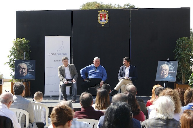 Martín Sanz, Ramón Riquelme y Luis Barcala, en la presentación del libro en La Ereta.