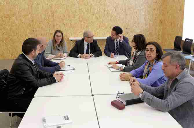 Reunión de los representantes del Ayuntamiento de Alicante y de la Plataforma Tolerancia Cero.