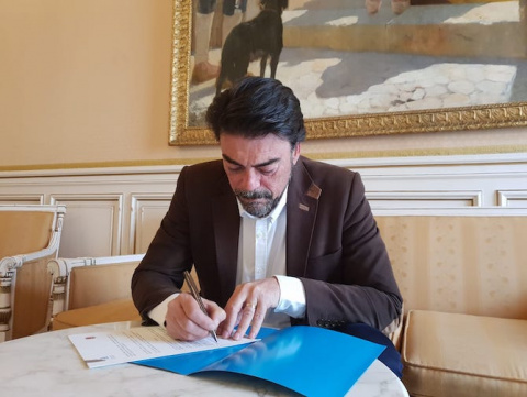 Luis Barcala firma el convenio con la Diputación para el estudio sobre los depósitos de La Británica.