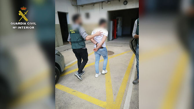 Uno de los detenidos en la operaci&oacute;n de la Guardia Civil.