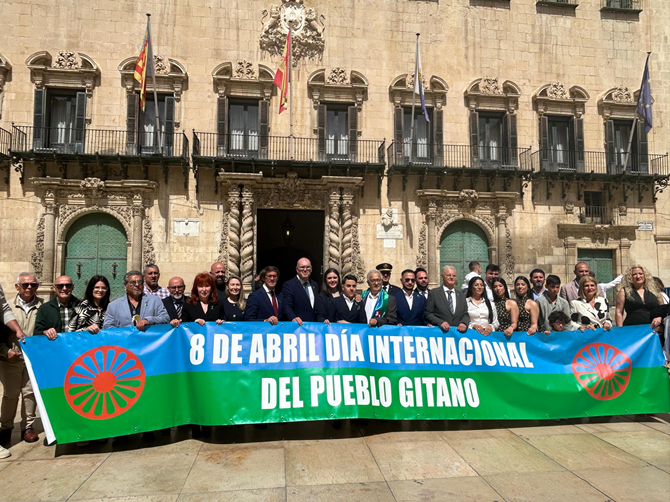 Alicante reivindica la cultura gitana con un llamamiento al respeto y la igualdad