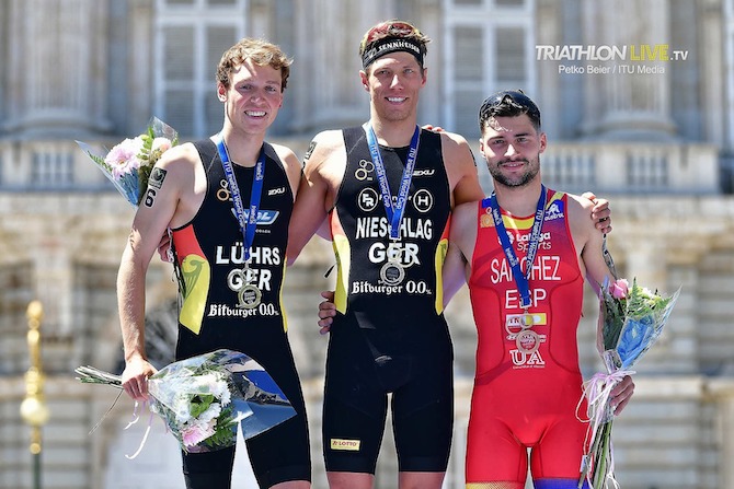 Roberto Sánchez Mantecón y Lasse Lührs, en el podio.