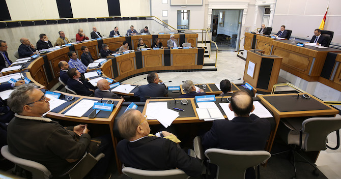 Pleno de la Diputación de Alicante (archivo).