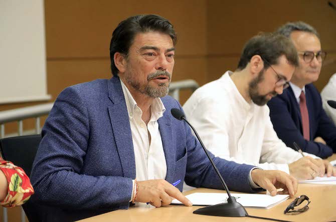 El alcalde de Alicante, Luis Barcala.
