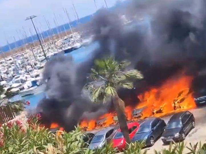 Detenidos dos hombres por el incendio de 34 vehículos en Jávea