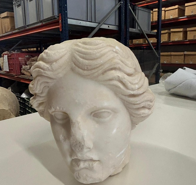 Alicante descubre en La Almadraba una cabeza romana de Venus de los siglos I-II