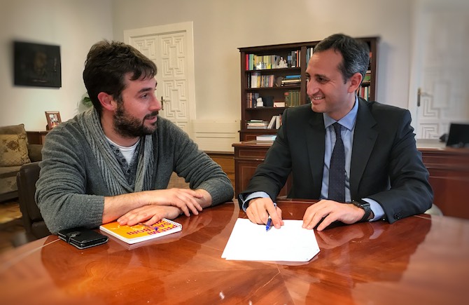 Gerard Fullana, junto a César Sánchez en la Diputación de Alicante.