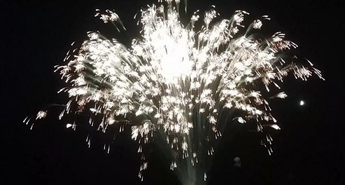 Pólvora, luces y música: así arrancan hoy las Hogueras de Alicante