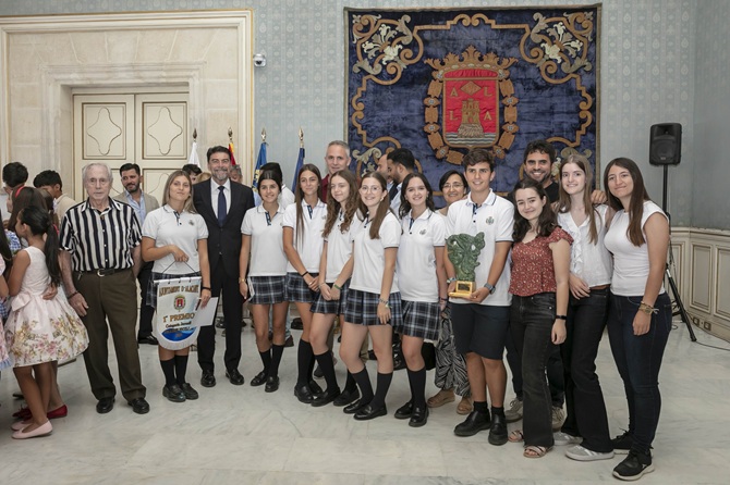 Pedro Herrero y Calasancio ganan los primeros premios del Concurso de Fogueres Escolars