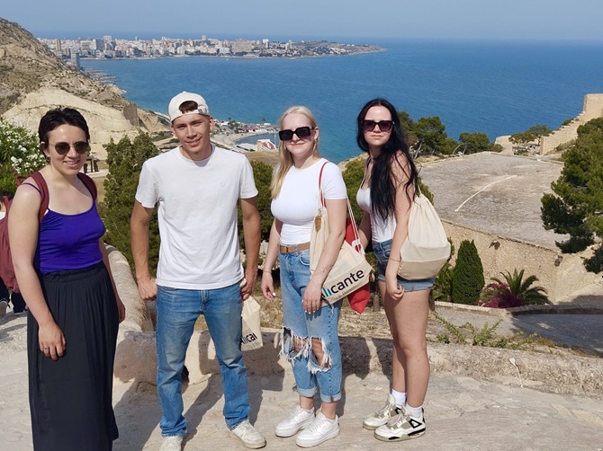 La Costa Blanca se promociona en Estonia como destino para aprender español