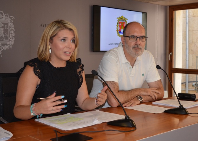 Mari Carmen Sánchez (Ciudadanos) y Manuel Villar (PP).