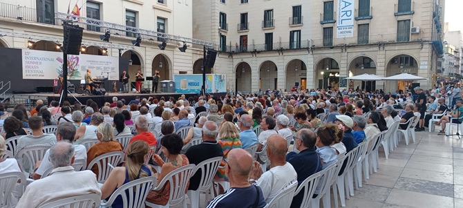 Conciertos gratuitos en la plaza del Ayuntamiento de Alicante