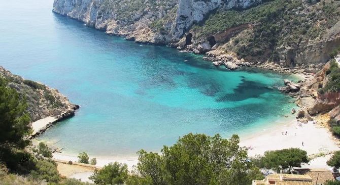 Una cala de J&aacute;vea - Imagen de Costablanca