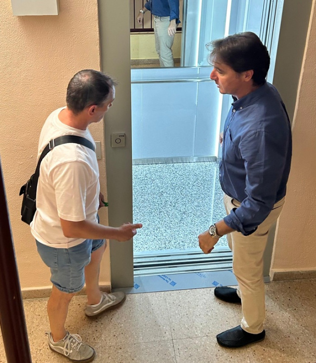 Alicante culmina la renovación de 12 ascensores en viviendas sociales de San Blas
