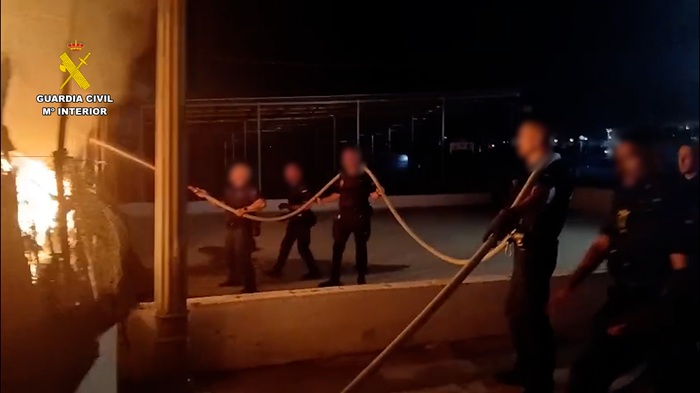 Dos heridos y 200 evacuados por un incendio en un camping de Sant Joan
