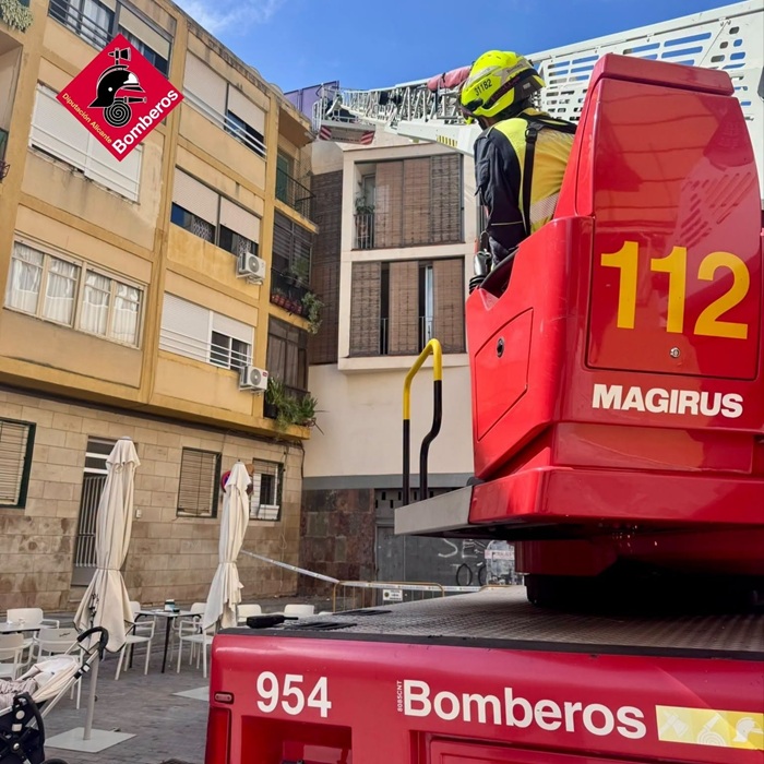 Herido un trabajador al caer desde una altura de dos pisos en Jávea