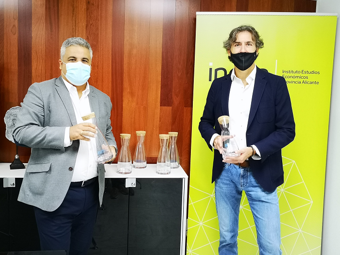Eduardo Montero, director financiero de Hidraqua, y Rafael Ballester, presidente de INECA - ALICANTE PRESS