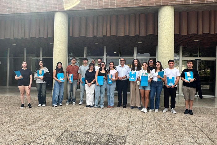 La Diputación de Alicante concede becas a veinte universitarios