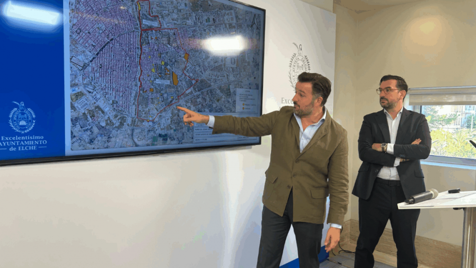 Elche externaliza parte del servicio de mantenimiento de Parques y Jardines