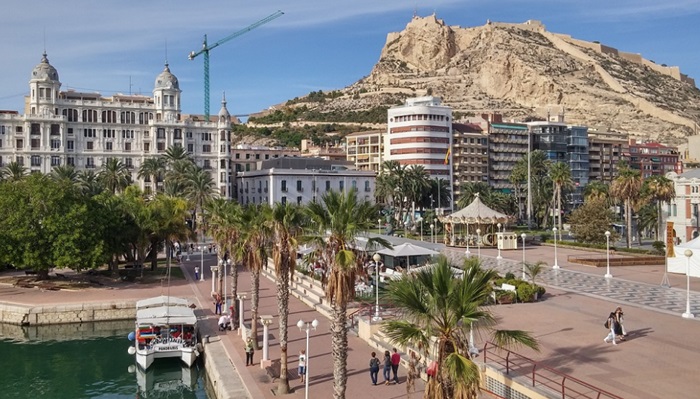 El turismo británico sostiene la ocupación hotelera en Alicante y Benidorm