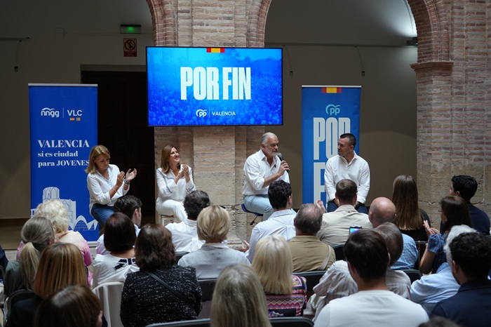 El PP centra su precampaña en la vivienda y carga contra Sánchez por la salida de Montse Mínguez
