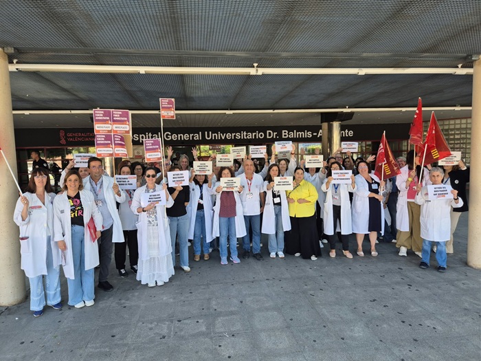 Concentraci&oacute;n en el Hospital Doctor Balmis de Alicante
