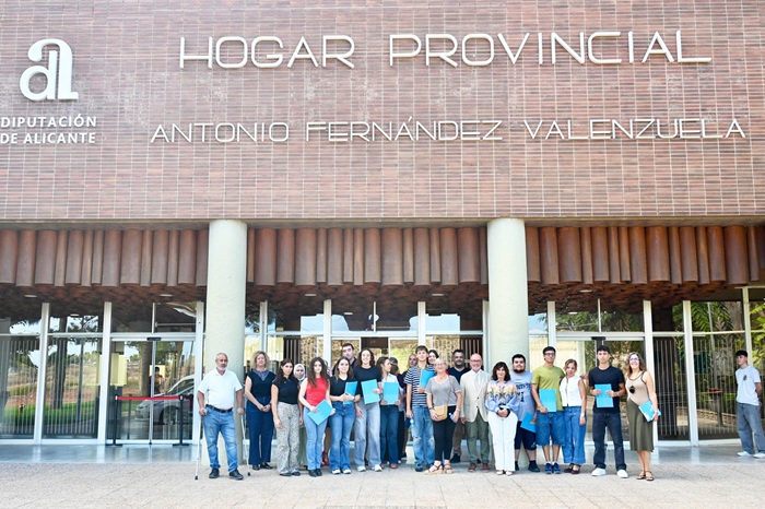 La Diputación concede 18 becas universitarias en el Hogar Provincial