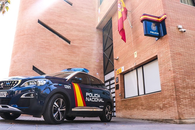 Muere un policía nacional en Alicante tras ser arrollado por su propio coche patrulla