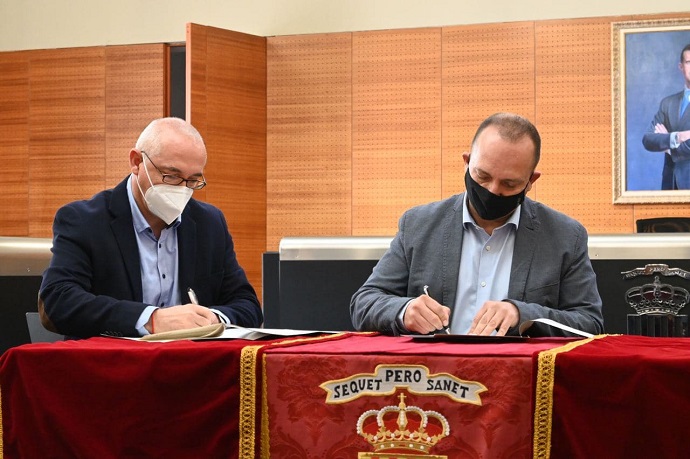 Rubén Martínez Dalmau, conseller de vivienda y el alcalde de San Vicente del Raspeig, Jesús Villar - Plan Hábitat 20-30
