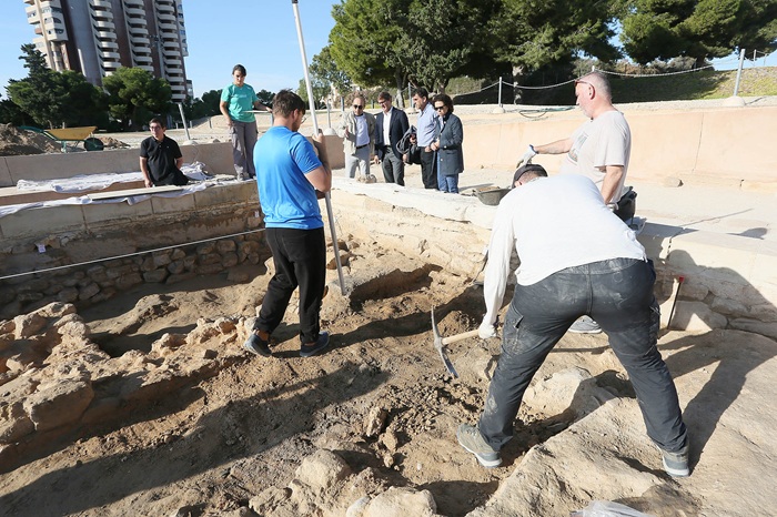El MARQ descubre un calzado de esparto de 2.300 años