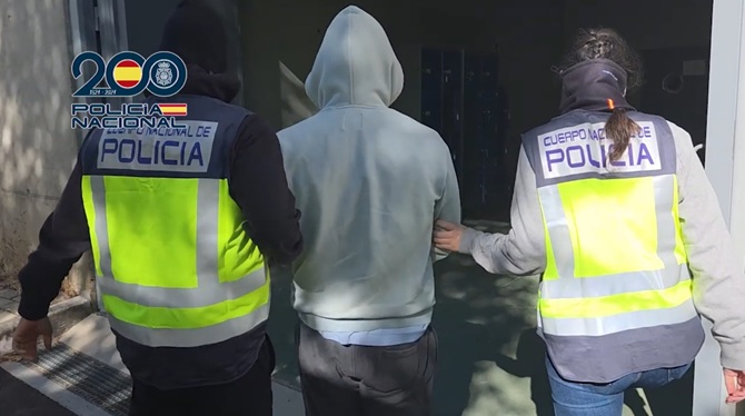 Estafan 13.000 euros a una mujer de Alicante por rituales de santería
