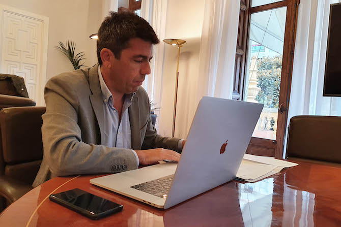 Carlos Mazón, durante el Pleno de la Diputación de Alicante. / AP