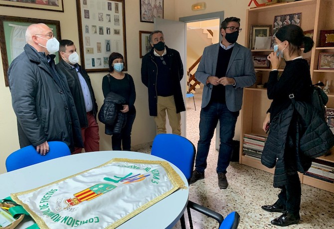 El diputado de Infraestructuras, Javier Guti&eacute;rrez, en San Vicente. /AP