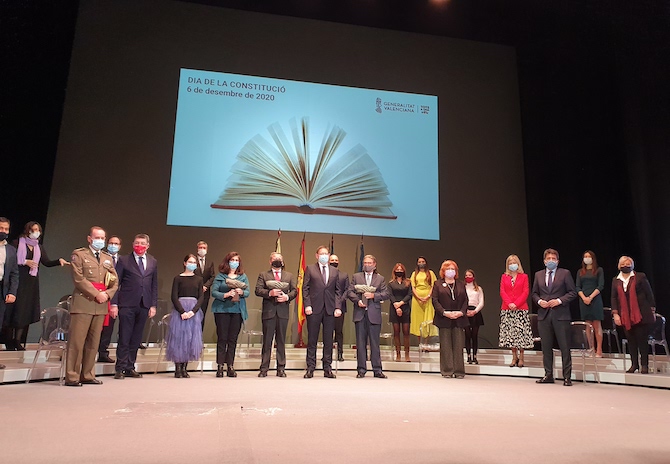 Acto del D&iacute;a de la Constituci&oacute;n, celebrado en el Teatro Principal de Alicante. /AP
