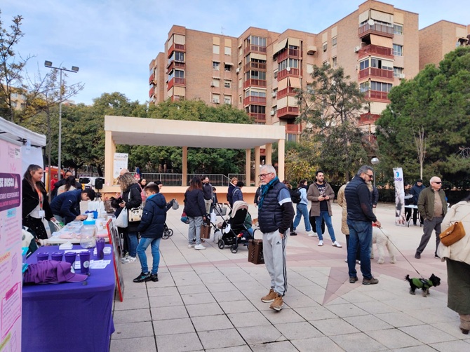 EduCANdo re&uacute;ne a familias y protectoras en Alicante para promover la tenencia responsable de mascotas
