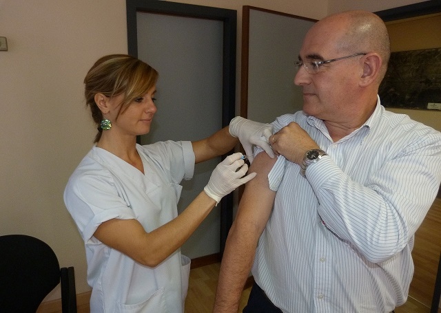 Campaña de vacunación contra la gripe en el Hospital Sant Joan.